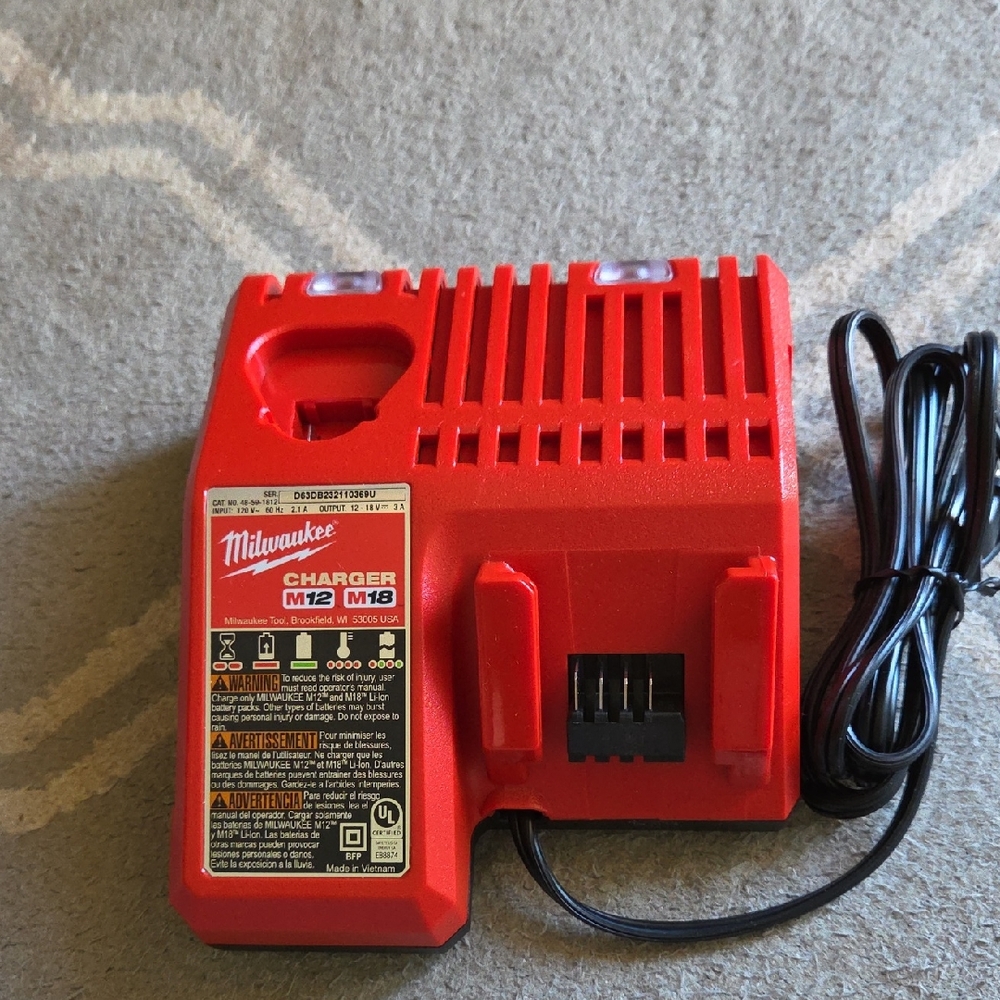 Milwaukee M12 M18 Red Battery Charger Lightly Used